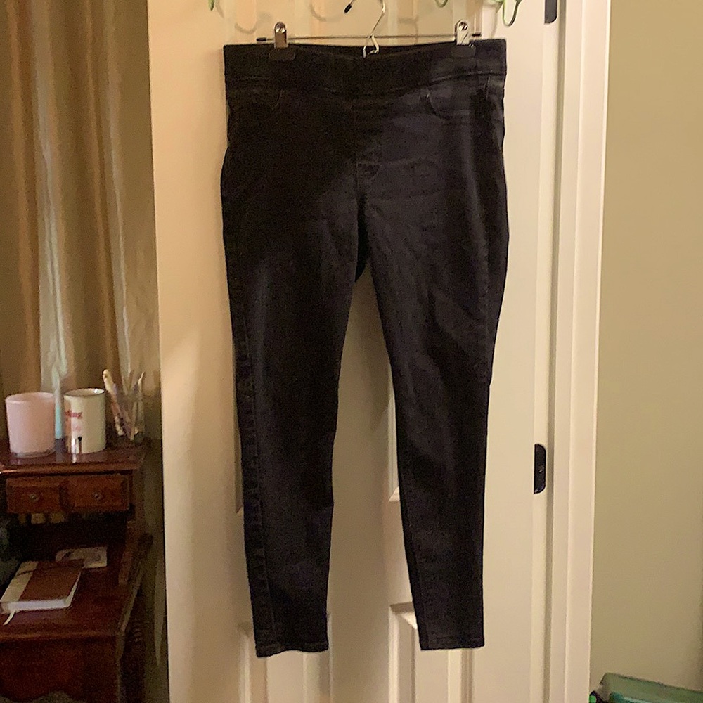 Old navy black jean leggings. Mid rise. Size 14 short. Skinny leg fit